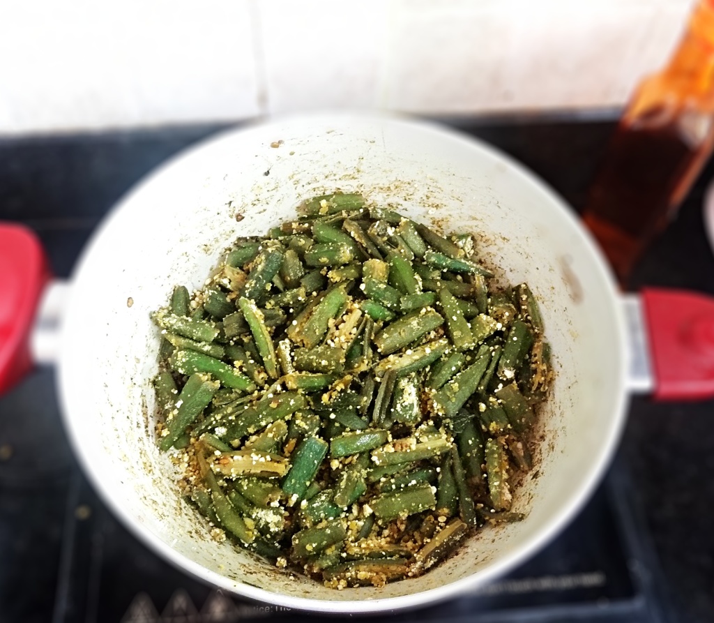 fried okra with black lentils step by step recipe