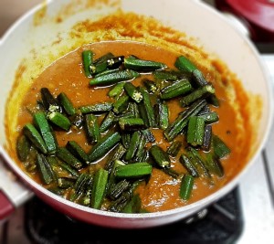Bhindi masala gravy steps recipe
