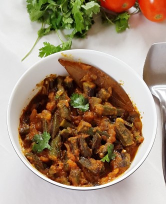 bhindi masala gravy recipe - fried okra:gumbo:lady fingers in a spicy tomato sauce